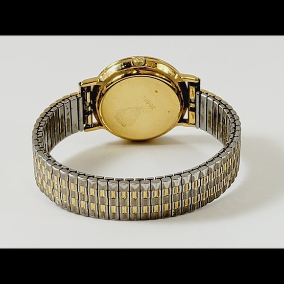 Authentic Gucci Stretch Band Watch Gold - Picture 3 of 6